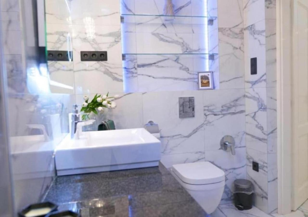 Premium Luxury Opera Near Opera And Basilica בודפשט