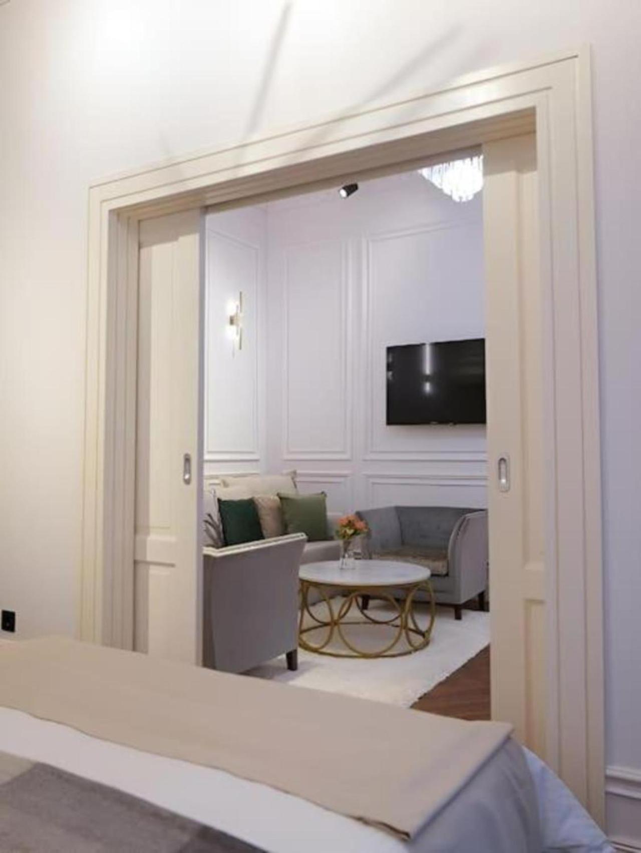 Premium Luxury Opera Near Opera And Basilica דירה בודפשט